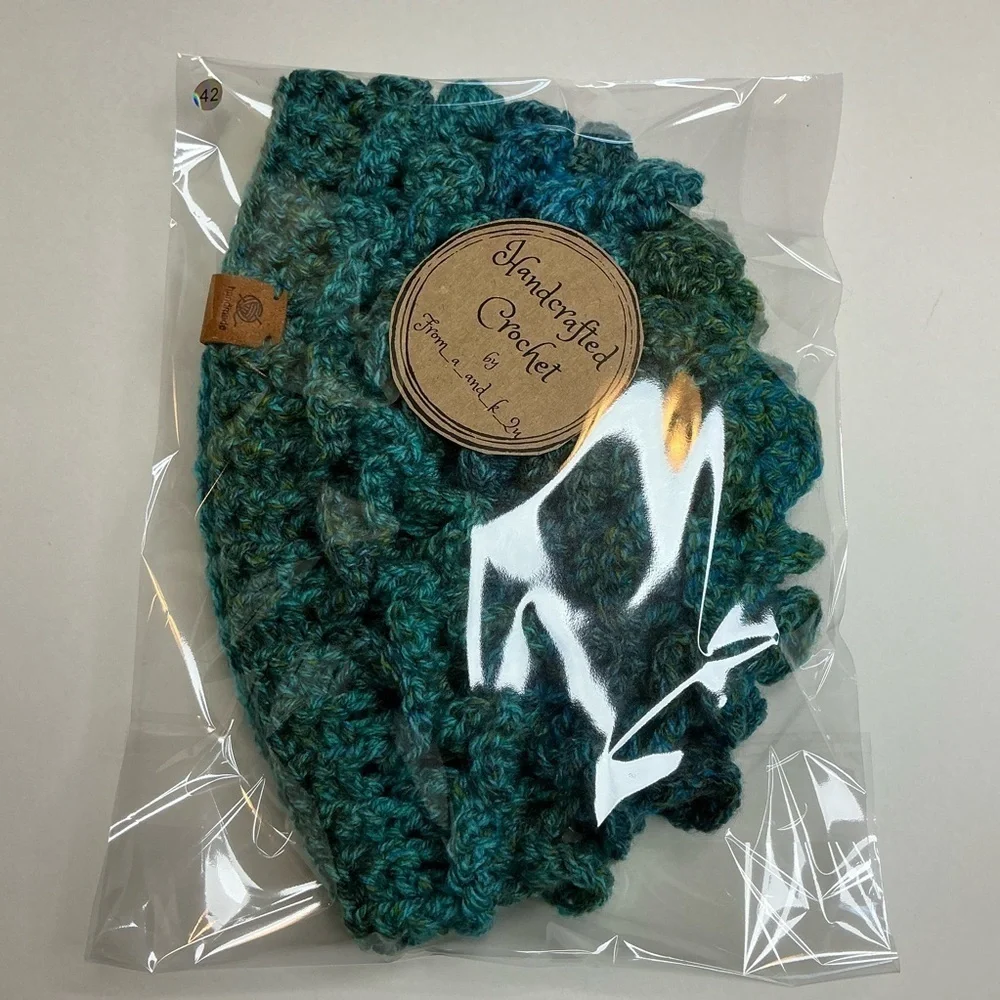 Kids Winter Beanie Hat Blue‎ Green Crocodile Dragon Scale Handcrafted Crochet